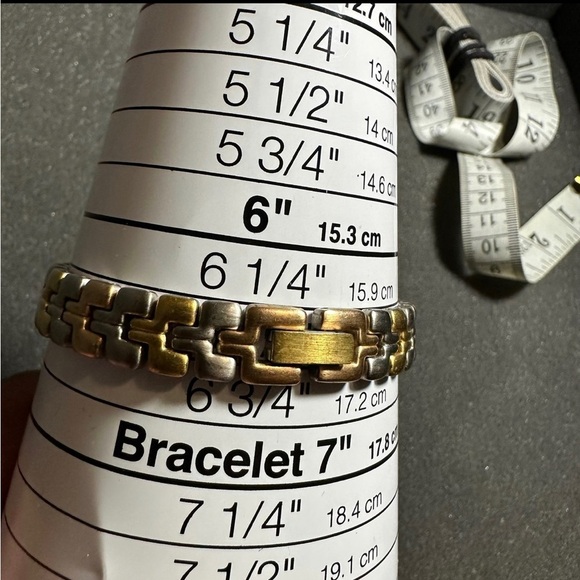 Anne Klein II Vintage Silver Gold Tone Ladies Quartz Watch Round Dial Working - Picture 8 of 10